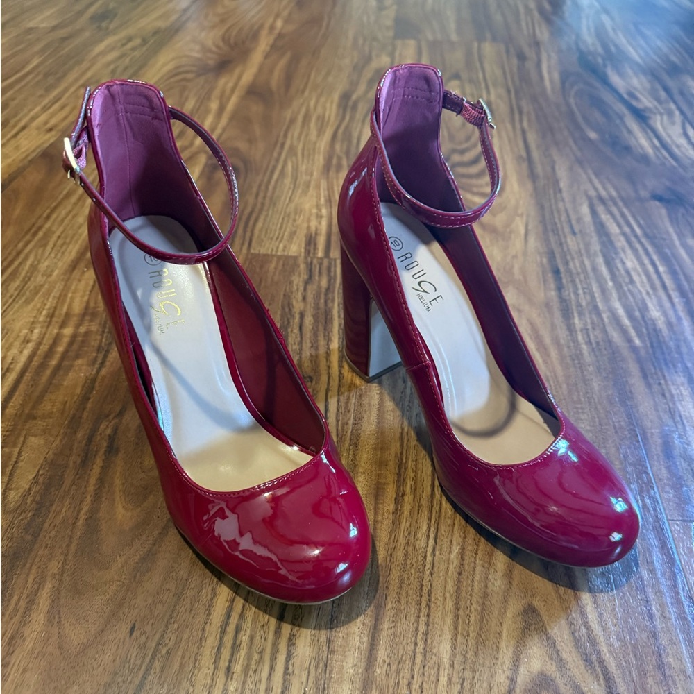 Rouge Helium Women's Red Patent Heels